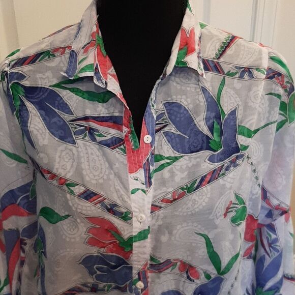 Floral Lightweight Button-Up Blouse - Picture 2 of 9